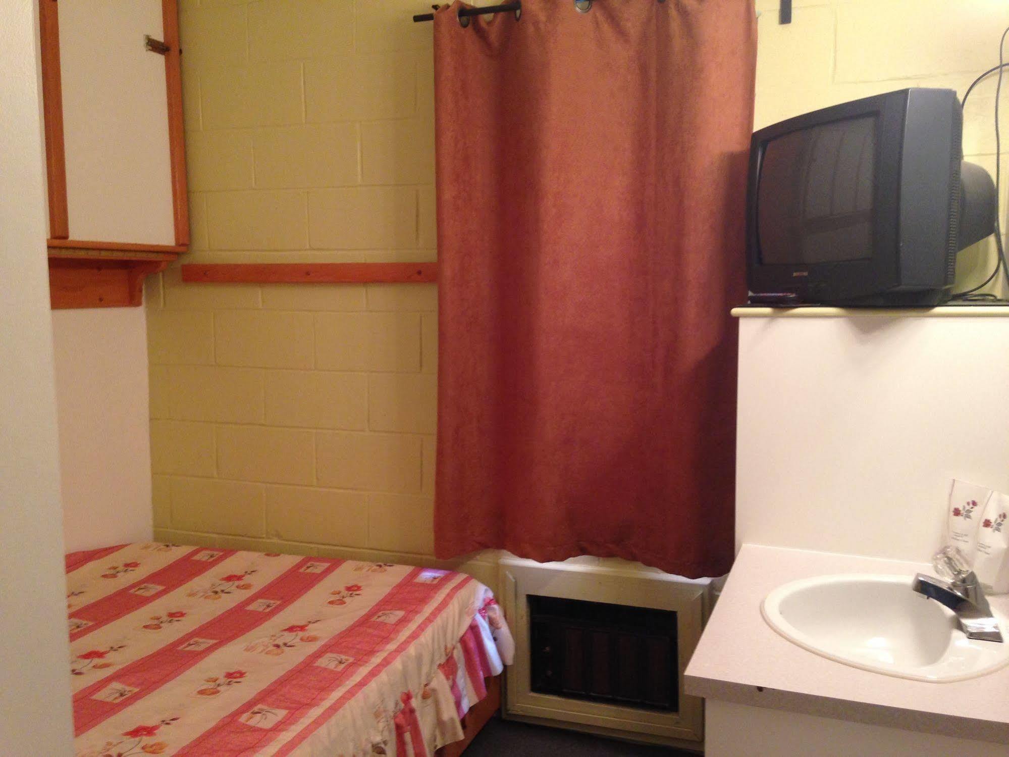 Motel Econonuit Sherbrooke Extérieur photo