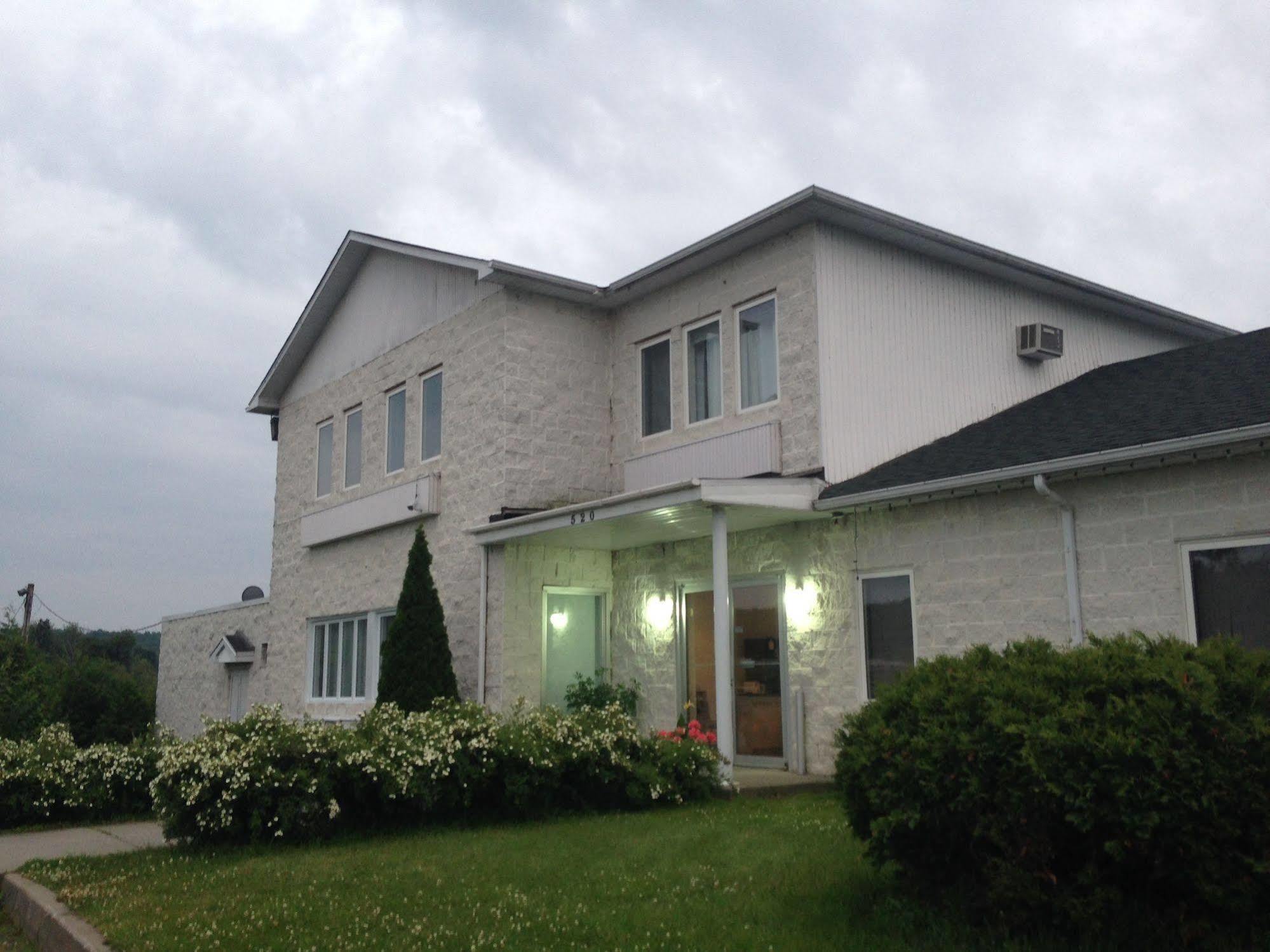 Motel Econonuit Sherbrooke Extérieur photo