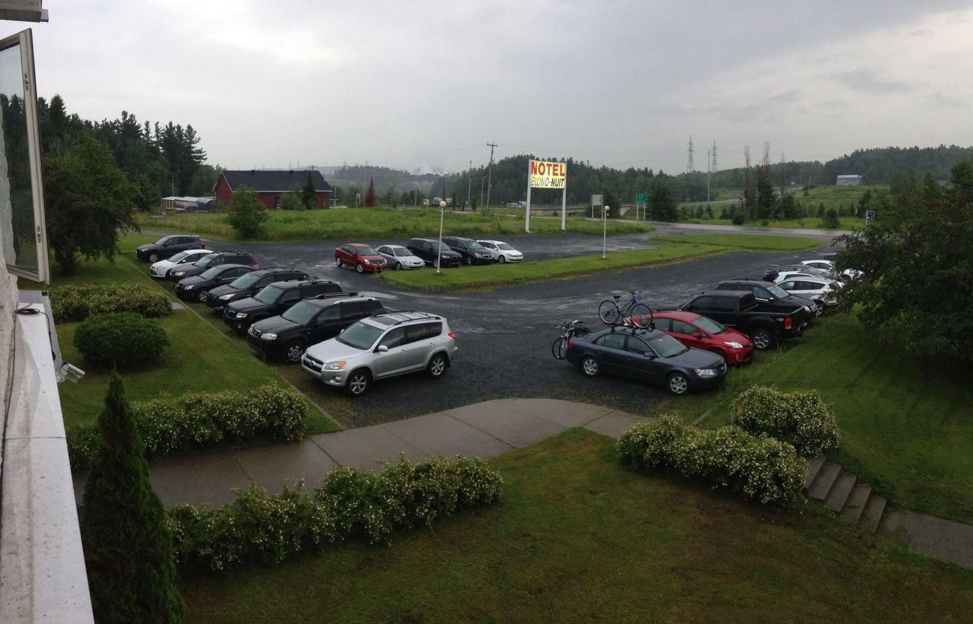 Motel Econonuit Sherbrooke Extérieur photo